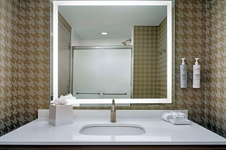 2 Queen Beds Studio Suite