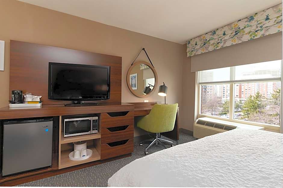 Hampton Inn By Hilton & Suites Arlington Crystal City DCA