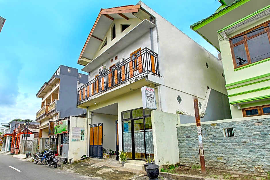 OYO Life 92312 A+ Cozy Rooms Syariah