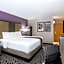 La Quinta Inn & Suites by Wyndham Davenport