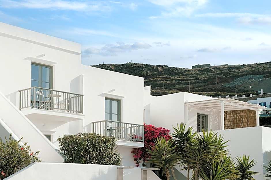 Mr and Mrs White Tinos