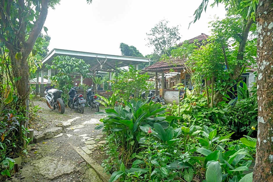 RedDoorz At Jalan Raya Baturaden