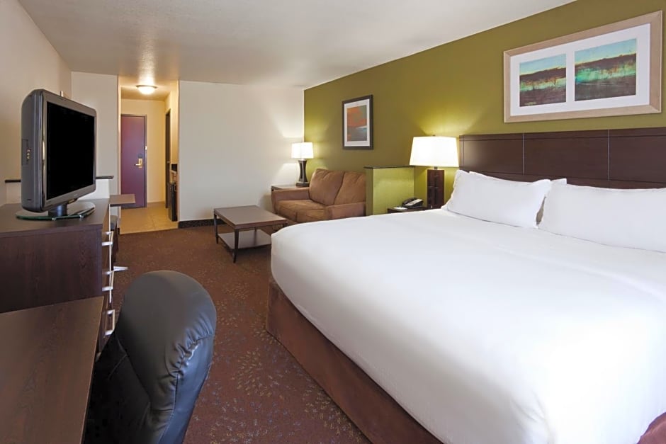 Holiday Inn Express Hotel And Suites Aberdeen