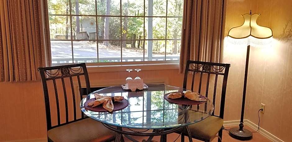 Evening Shade Inn