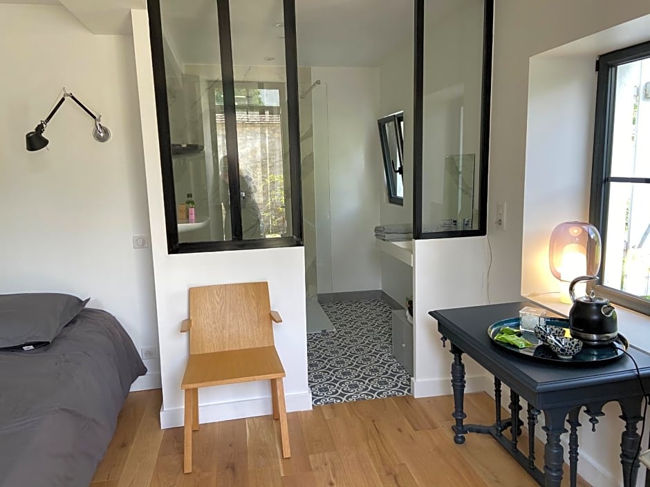 Cocon en lisière de forêt