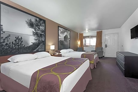 2 Queen Beds Smoking