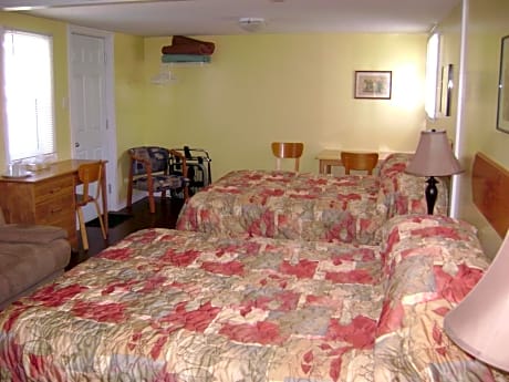 Motel Double Room with Two Double Beds