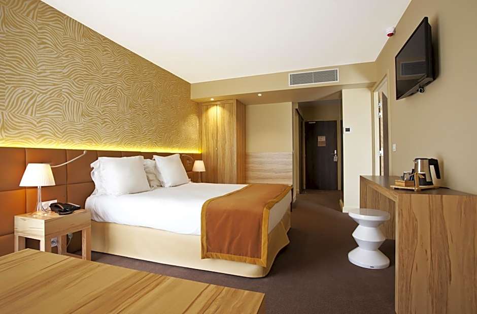 Golden Tulip Avignon Le Paradou