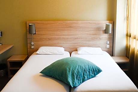 1 Double Bed - Superior Room