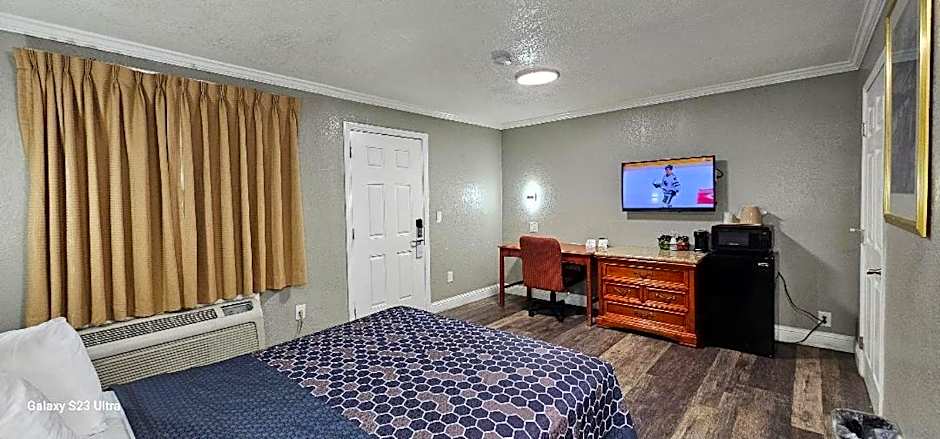 Sycamore Inn Chico University Area