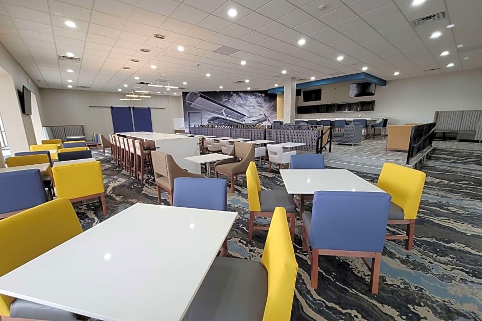 Hawthorn Suites by Wyndham Wichita Airport