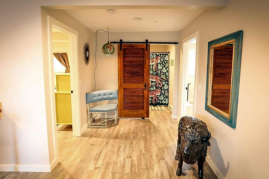 The Blue Buffalo Motel