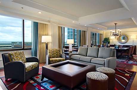Royal Parlor with Sofabed