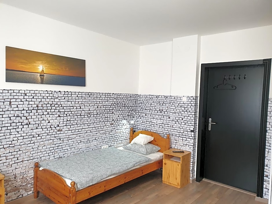 Kid Família Panzió Balatonszárszó