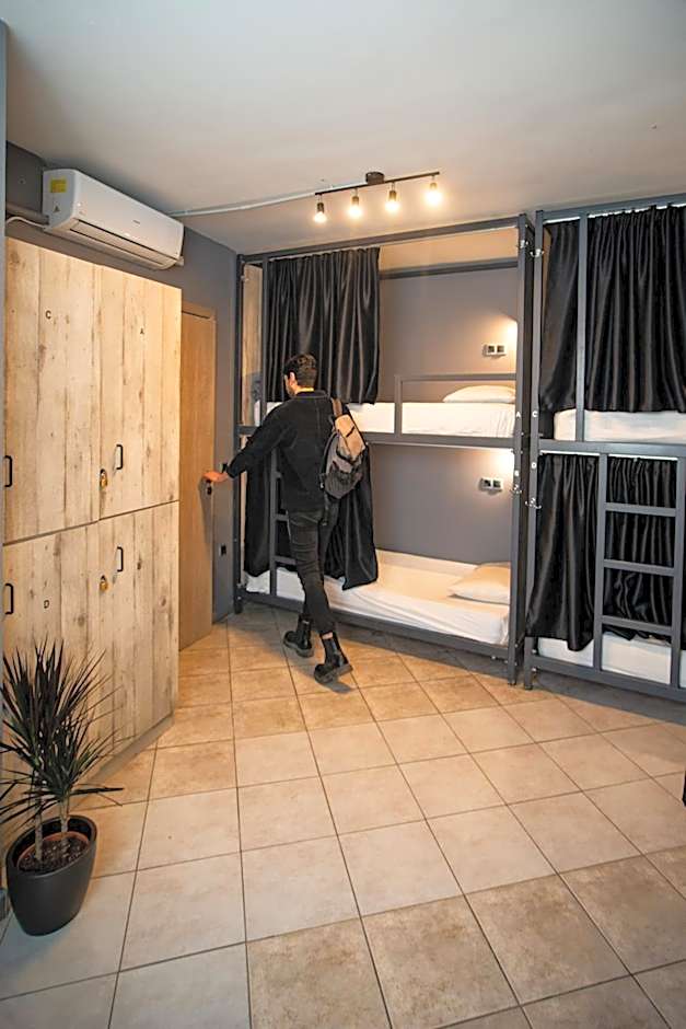 Bedway Athens Hostel