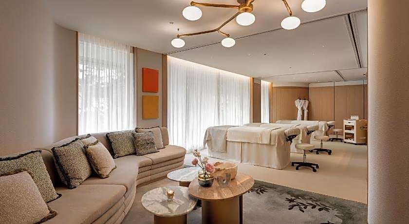 Island Shangri-La Hong Kong