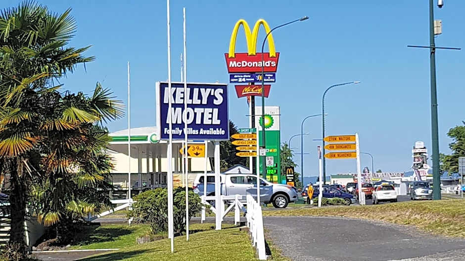Photo 1 of 15 of Kelly's Riverside Motel