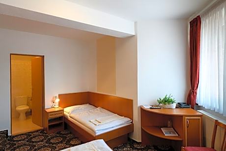 Economy Twin Room