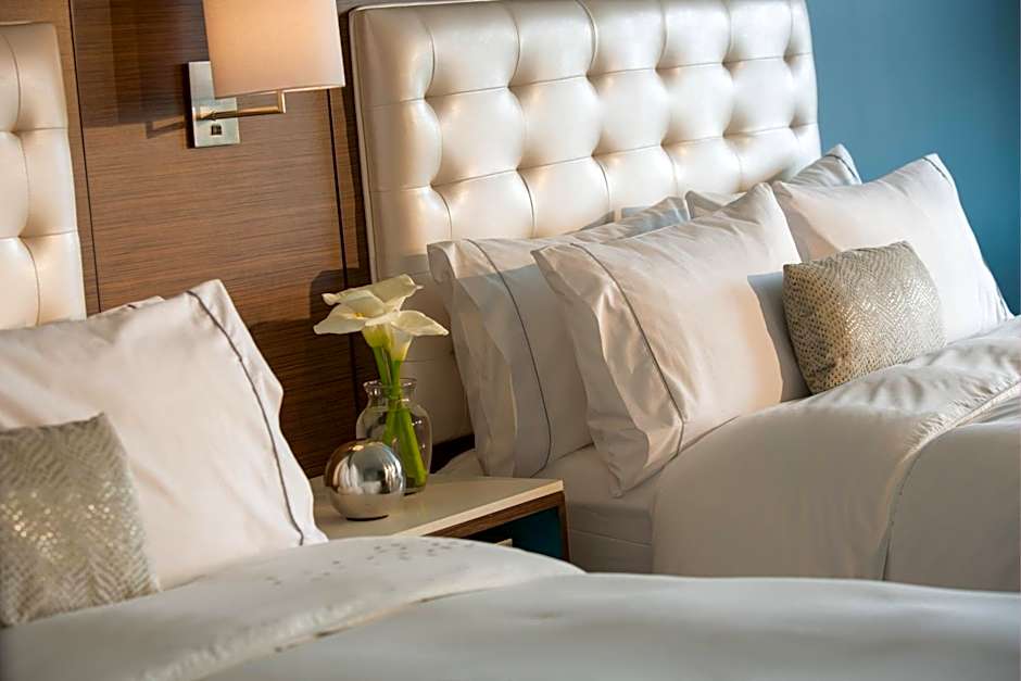 Renaissance by Marriott Meadowlands Hotel