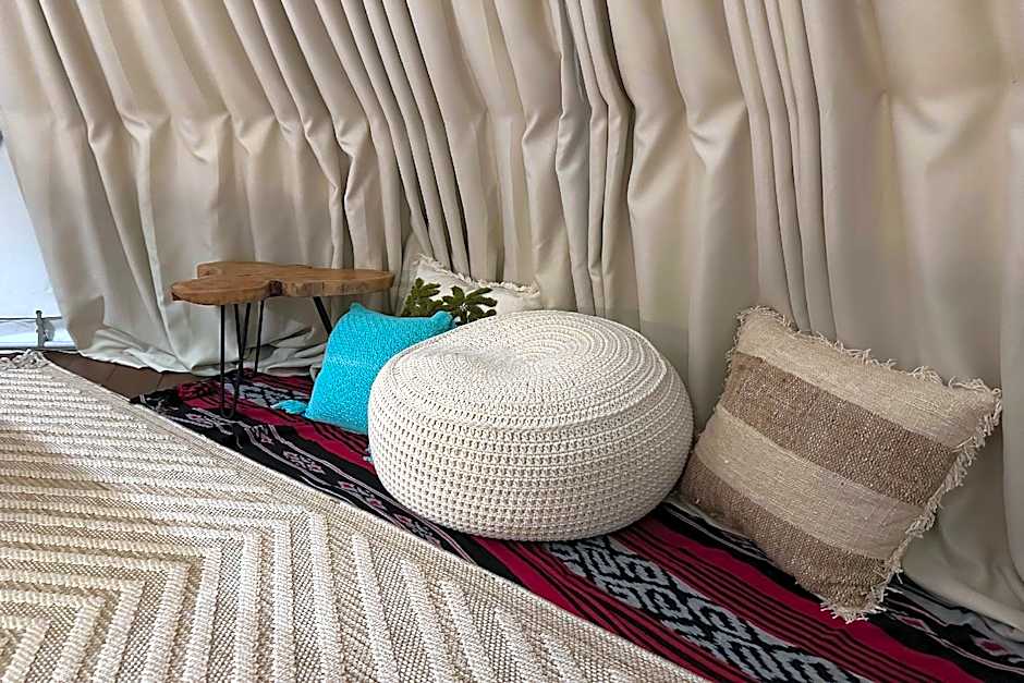 Glamping @ Pebbles & Fins