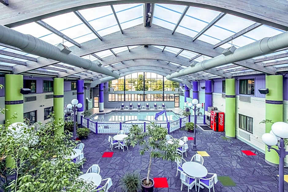 Country Inn & Suites By Radisson, Muskegon, MI