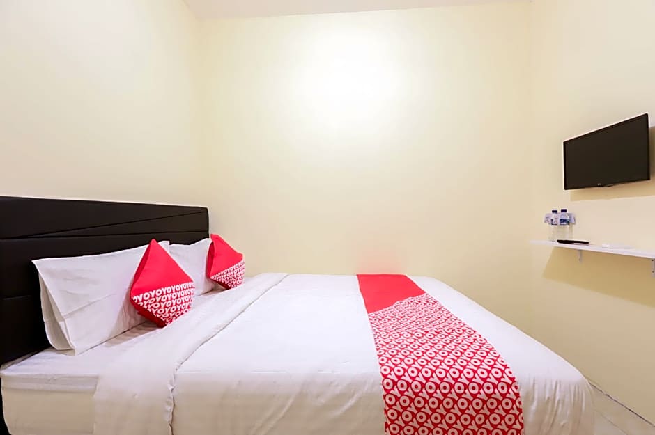 OYO 779 Mn One Residence Syariah Near ITC Cempaka Mas Near Kalbe Farma