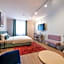 Hotel H12