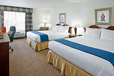 Standard Queen Room with Two Queen Beds