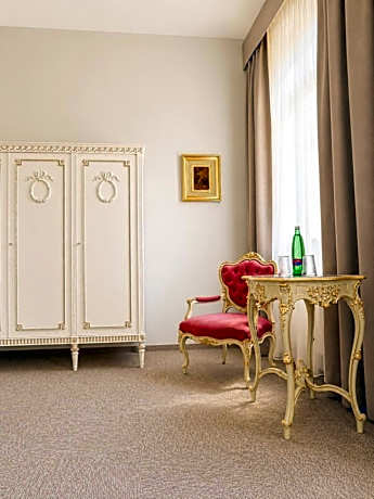 Triple Room with Bath