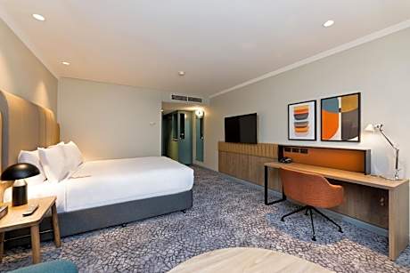 Standard Queen Room with Walk-In Shower