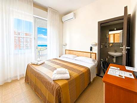 Double Room with Balcony and Sea View