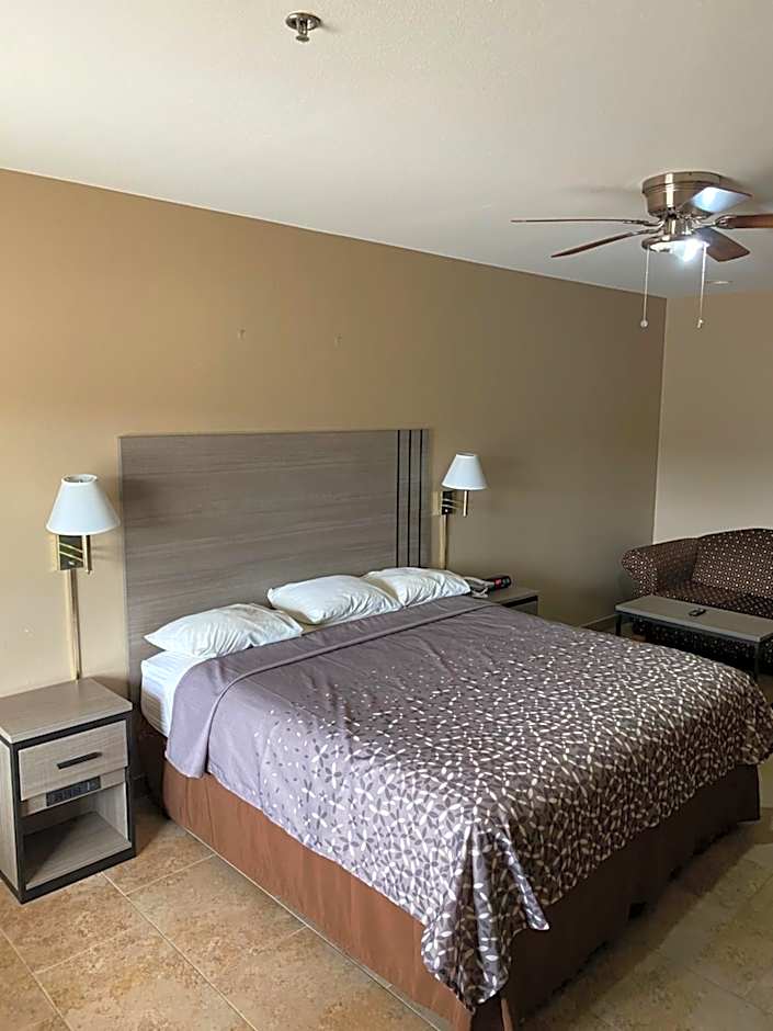 Los Fresnos Inn and Suites