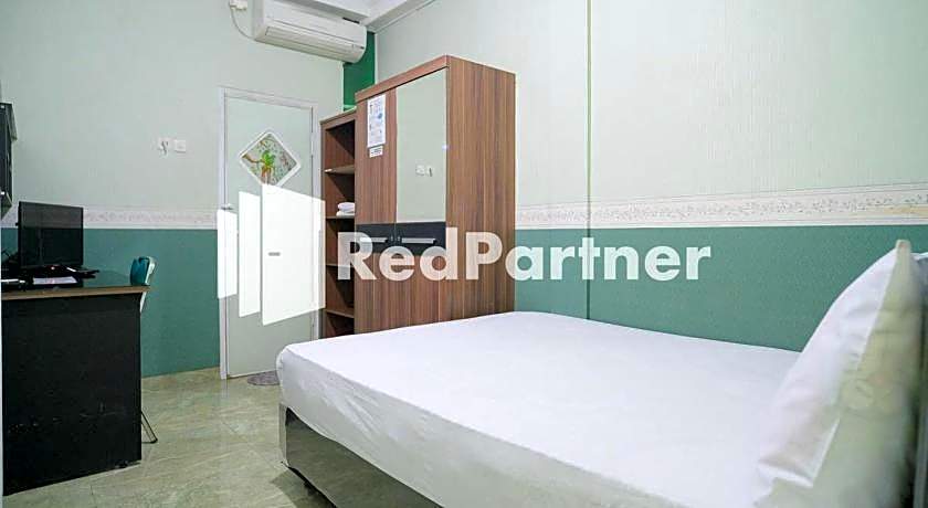 Pondok Hijau Syariah Mitra RedDoorz @ Citraland Surabaya