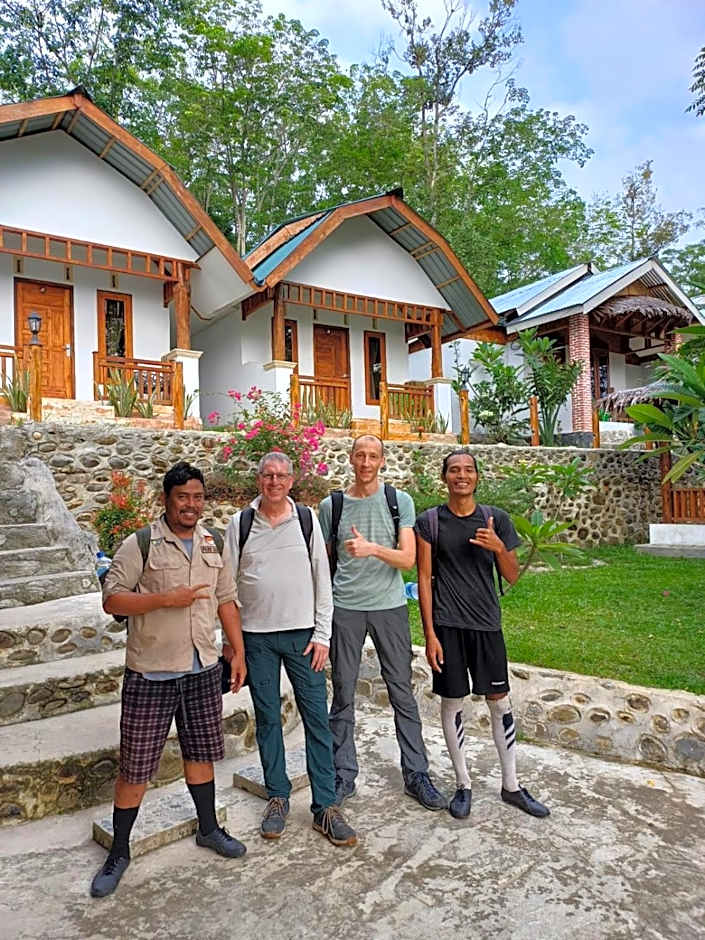Asim Paris Guesthouse & jungle trekking