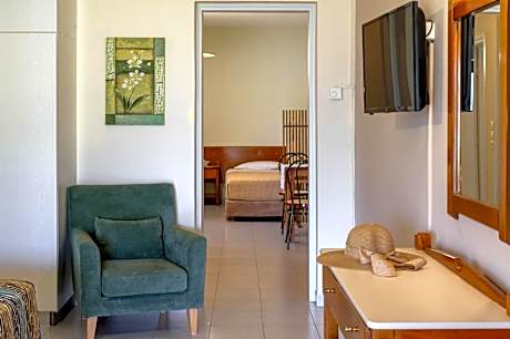 One-Bedroom Apartment with Sea View