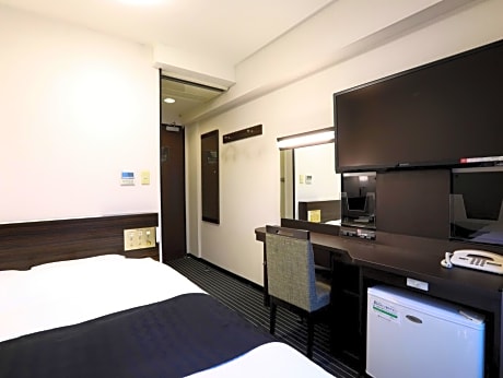 Double Room with Small Double Bed - Non-Smoking