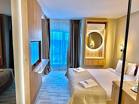 MUNTENIA 3* - Partial Sea View Room