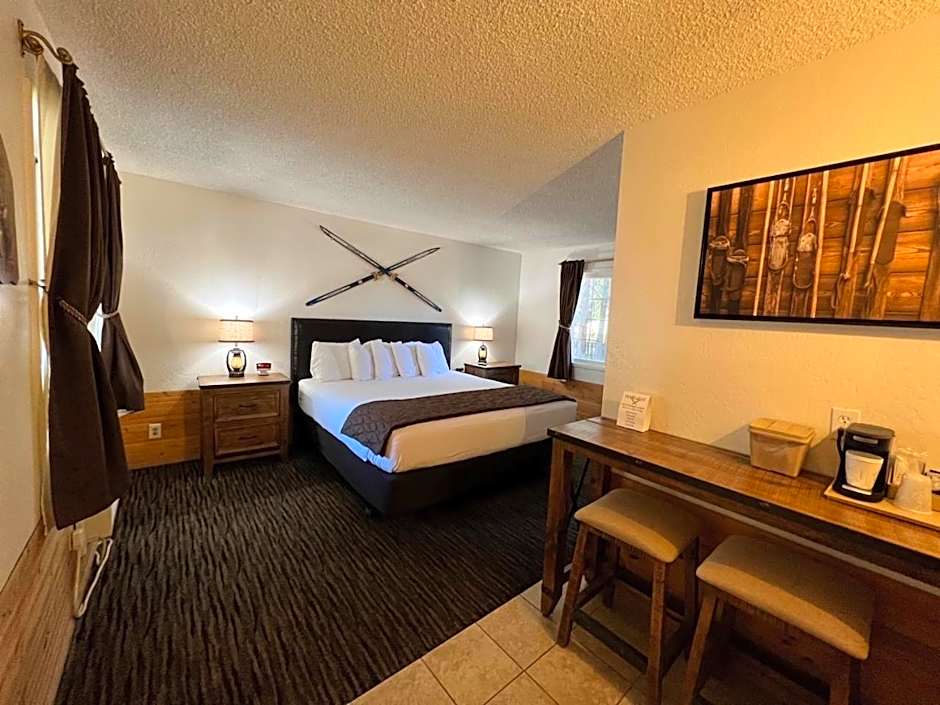Photo 1 of 1 of Deluxe 1 King Bed