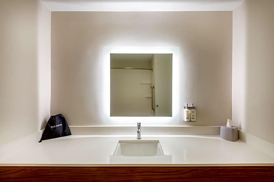 Holiday Inn Express Vermilion By IHG