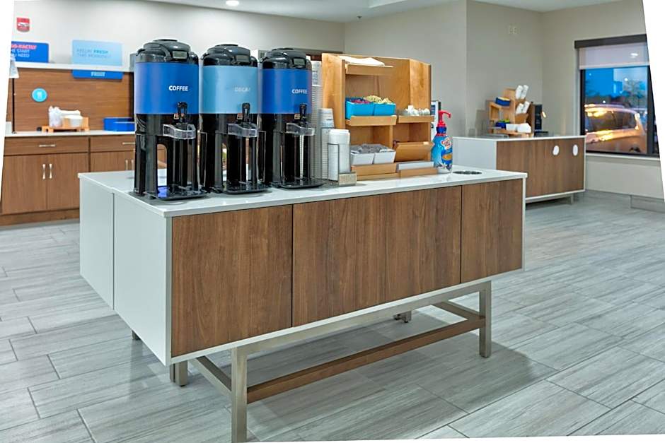 Holiday Inn Express Hotel & Suites Shakopee By IHG
