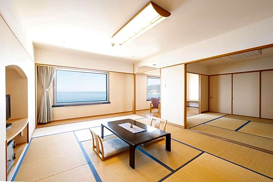 Zdjęcie 1 z 3 — Suite, Ocean front