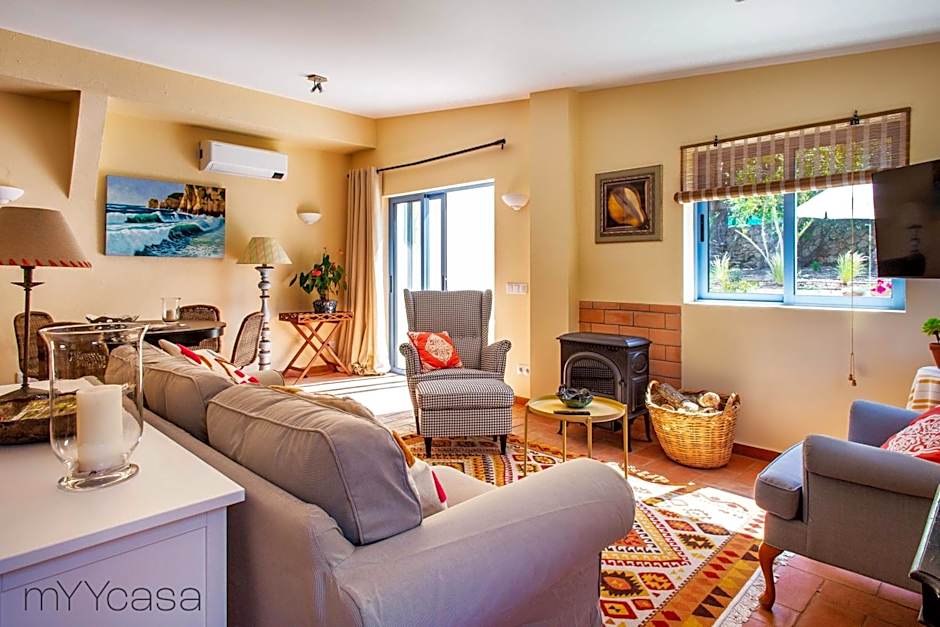 Quinta Azul - Gorgeous Apartment with Pool & Private Terrace