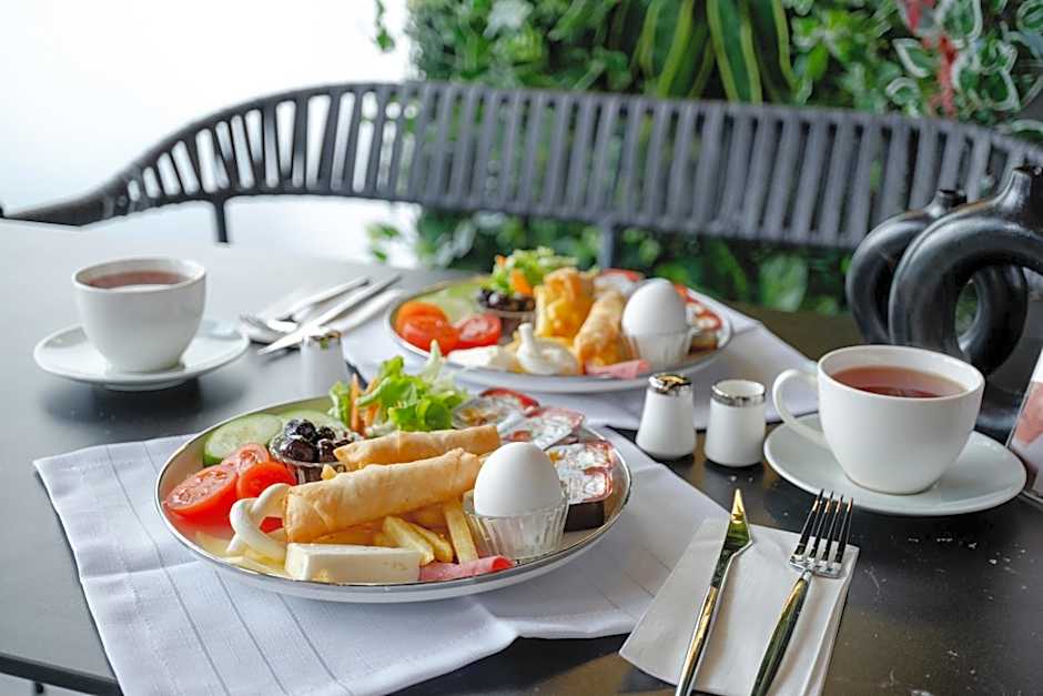 FLY POINT AIRPORT HOTEL