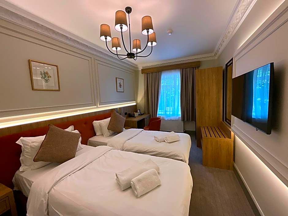 Old Mill Hotel & Lodge