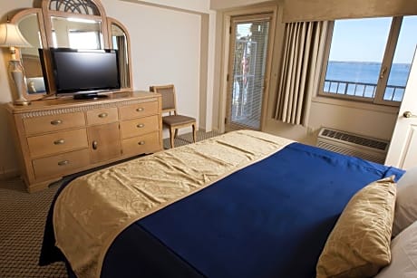 King Room with Sofa Bed - Lake View