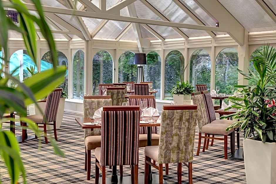 B/W Plus Buxton Lee Wood Hotel