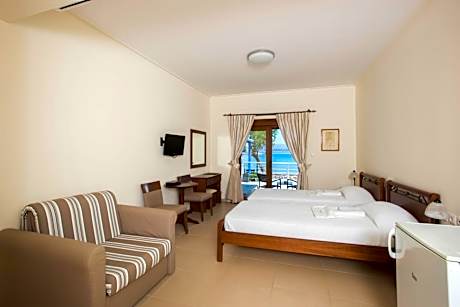 Deluxe Room with Sea View