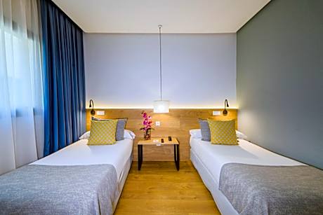 Twin Room with Parking