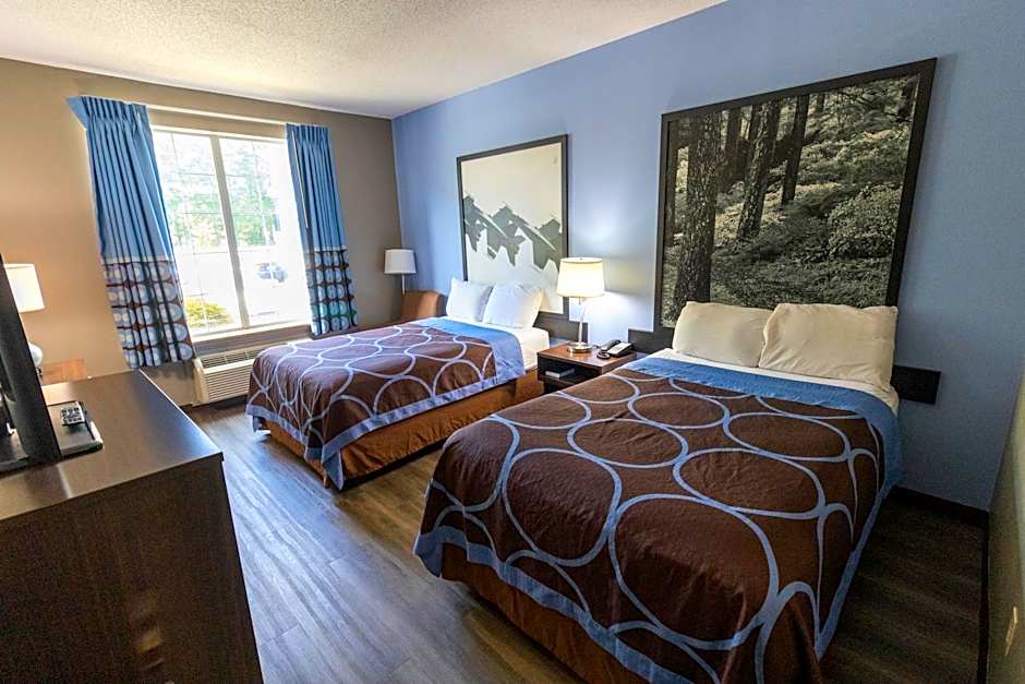 Super 8 by Wyndham Smithfield-Selma