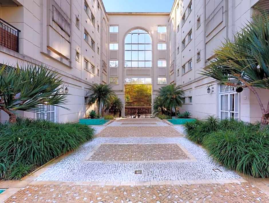 Excelente Apto ao Lado do Hospital Albert Einstein Faculdade de Medicina Einstein e Estádio Morumbi com Garagem